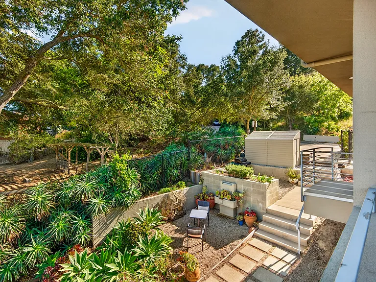 4302 Ocean View Dr — Photo 45