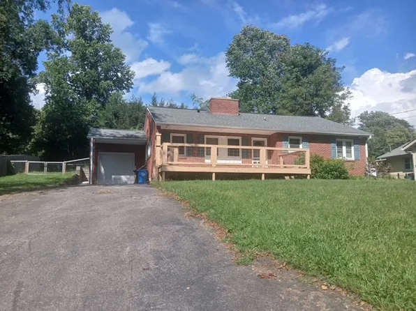 71 E Marshall St, Waynesville, NC 28786