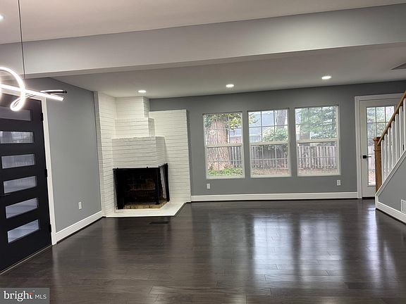 2nd image of 1620 Bradley Ave