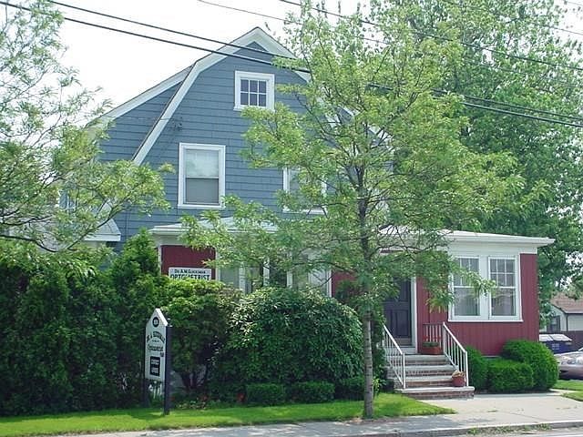 Exterior view from Warwick Avenue