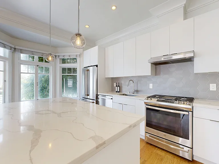 1305 Lombard St #1 — Photo 9