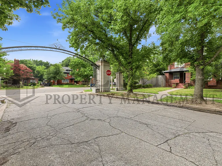 101 N Belmont Ave — Photo 12