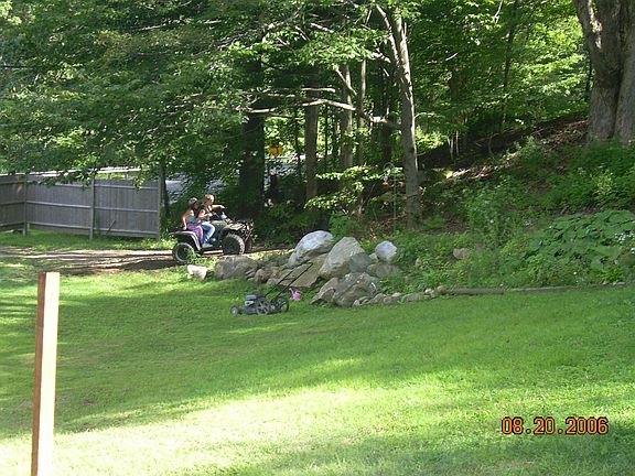 side yard w/second driveway