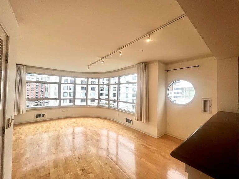 403 Main St #709 — Photo 17