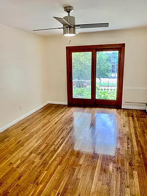 Rented by Halvatzis Realty | media 3