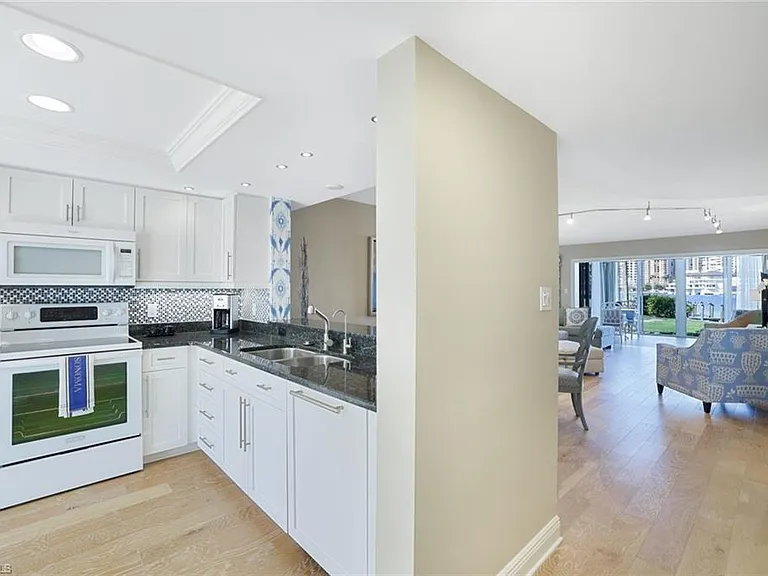 355 Park Shore Dr #1-114 — Photo 5