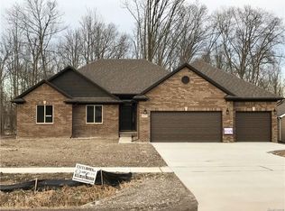 48633 Sugarbush Rd, Chesterfield, MI 48047