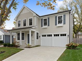 242 Hollywood Ct, Wilmette, IL 60091