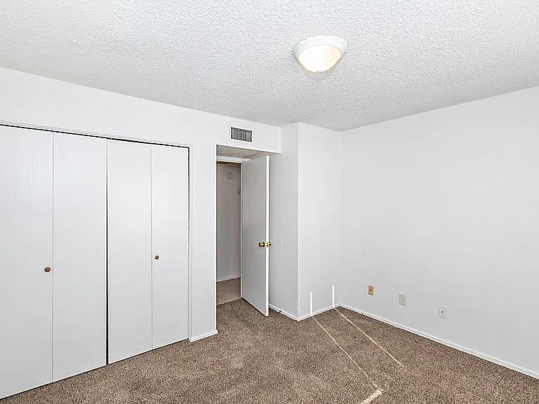 360 S 1st Ave #16 — Photo 7