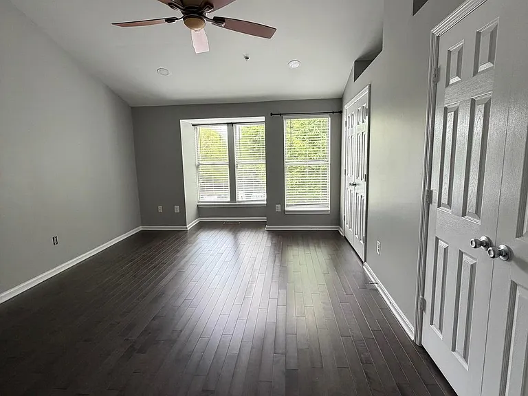 3423 Lindenwood Dr — Photo 10