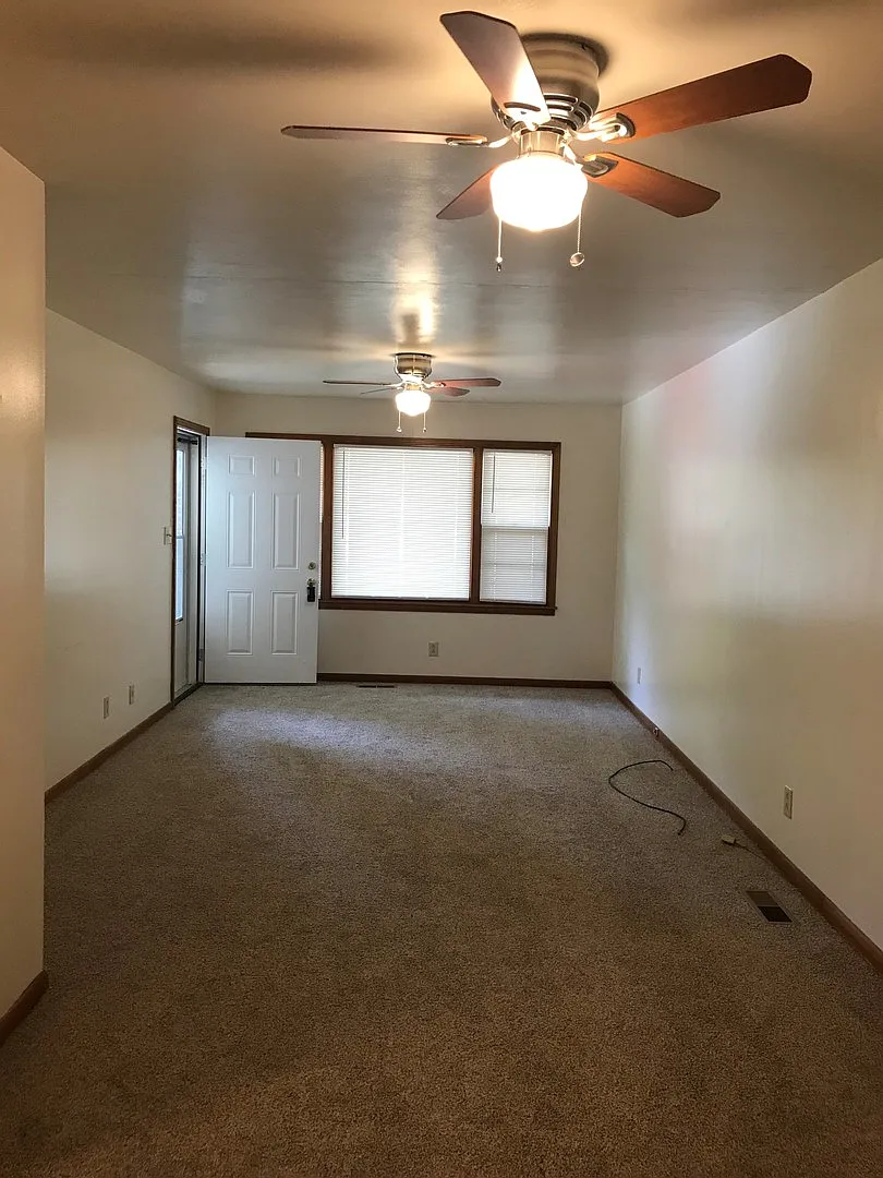 Collinwood Drive-5000 — Photo 2
