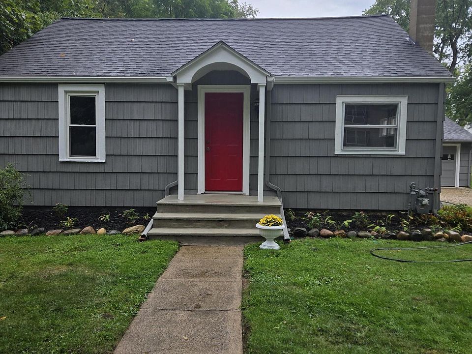 2nd image of 15 Goodrich Ave