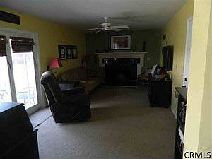 5th image of 12 Maple Dr
