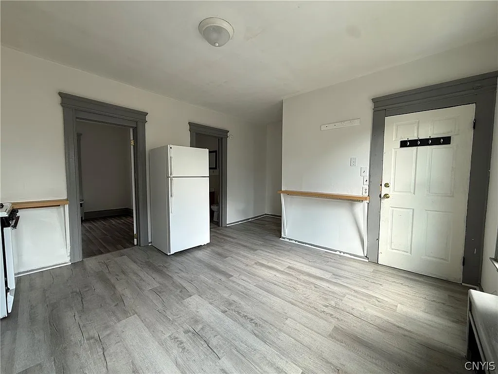 2 bed, 1.0 bath, 850 sqft, $1,200 — Photo 3