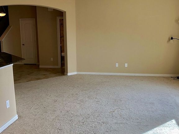4th image of 6261 Hereford Dr
