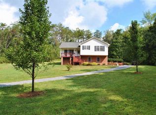 1957 Masons Mill Rd, Evington, VA 24550