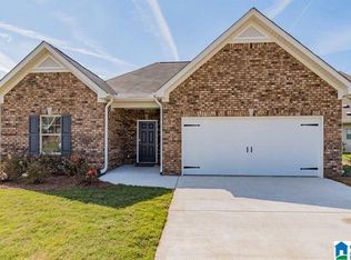 304 Springs Crossing Ln, Columbiana, AL 35051