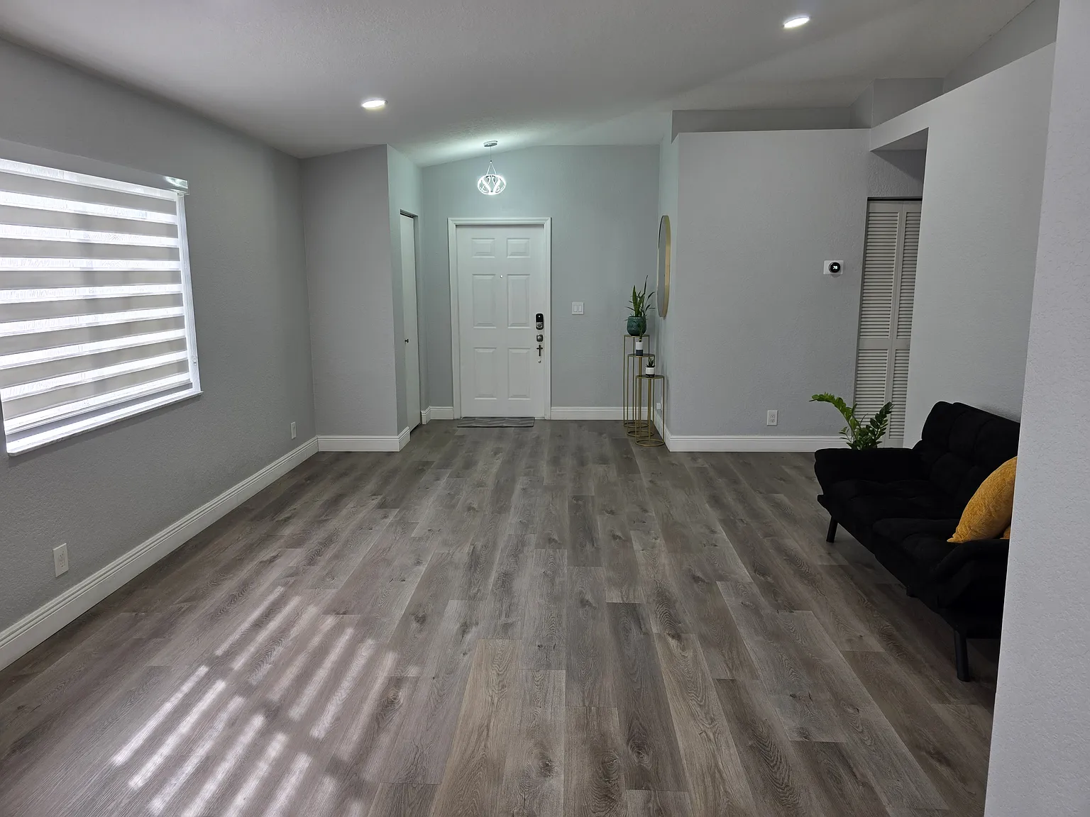 3 bed, 1418 sqft, $3,549 — Photo 4