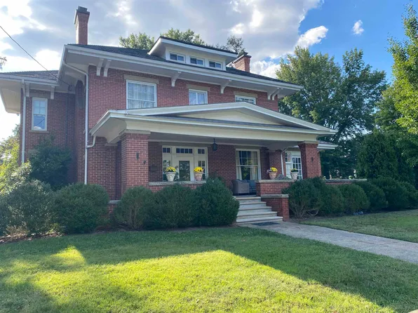 1305 8th St, Huntington, WV 25701