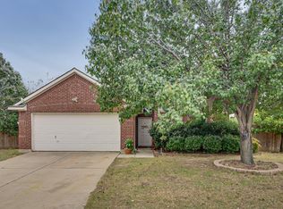 957 Jockey Club Ln, Fort Worth, TX 76179