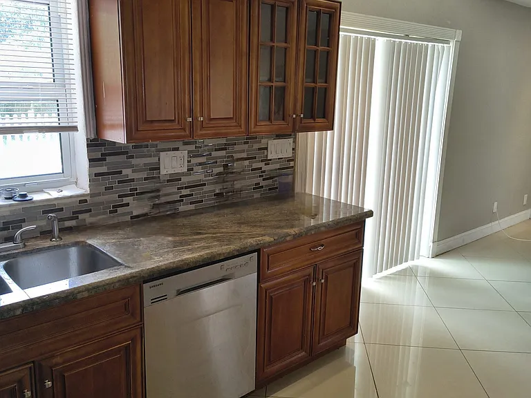 650 Campus Cir — Photo 22