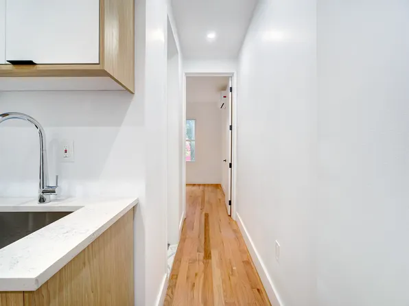 151 Williams Avenue image 5 of 19