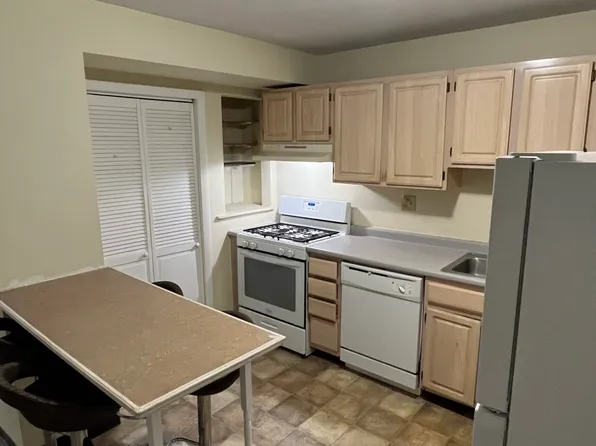 4 Adams Cir, Middleboro, MA