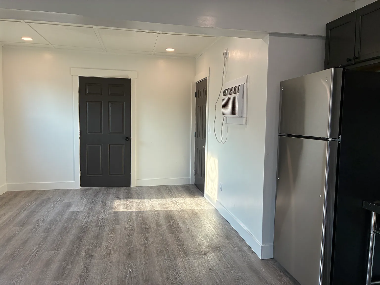 Studio, 550 sqft, $650 — Photo 2