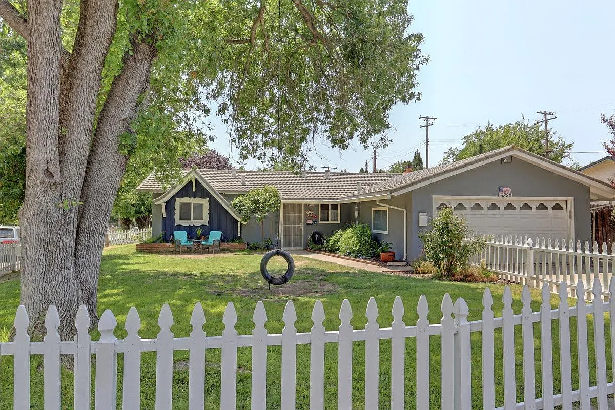 6822 Treelark Way photo 1