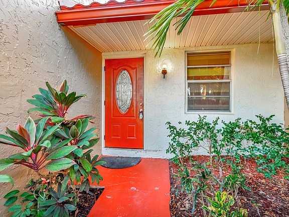 4th image of 204 Lake Helen Drive #204