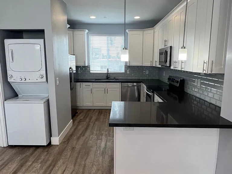 4055 Brant St #B — Photo 1