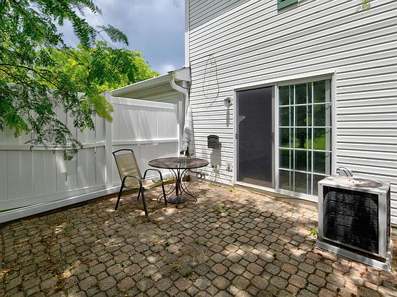 3rd image of 4705 Hobson Dr #3D