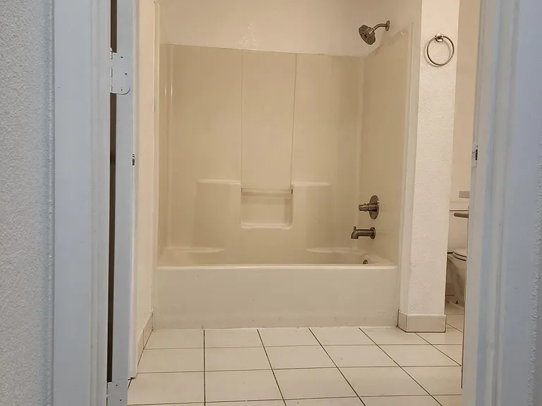 979 Plymouth Dr NE — Photo 25