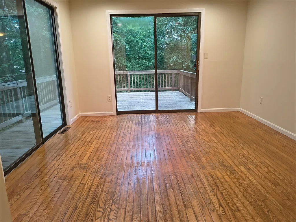 2 bed, 2.0 bath, 1211 sqft, $3,500 — Photo 4