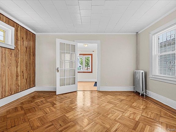 4th image of 90-30 202th Street