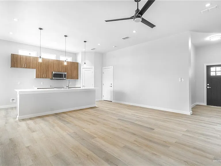 5220 W Northwood St — Photo 5