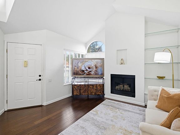 4th image of 2732 Buena View Ct