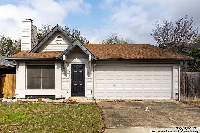 1st image of 3947 Heritage Hill Dr