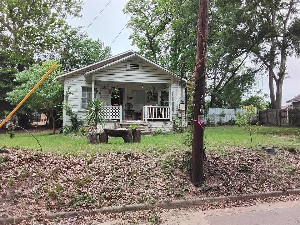 1st image of 213 Flora St