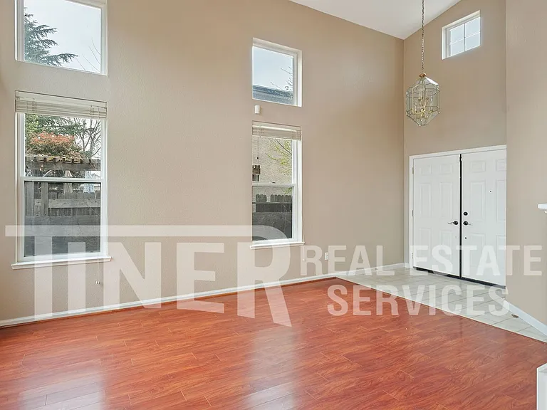 8276 Oakbark Ct — Photo 6