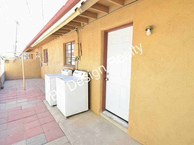 3551 E Water St — Photo 16