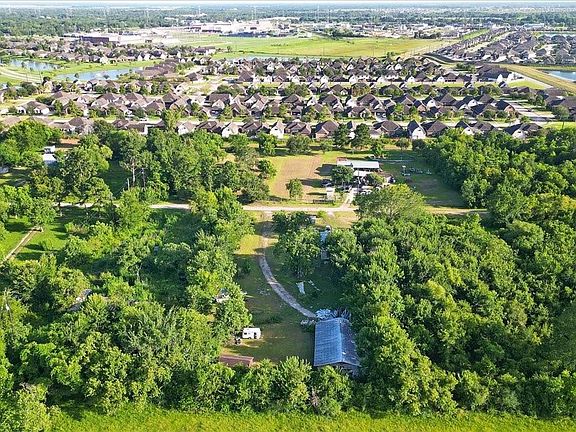 3rd image of 7041 Pollard Dr