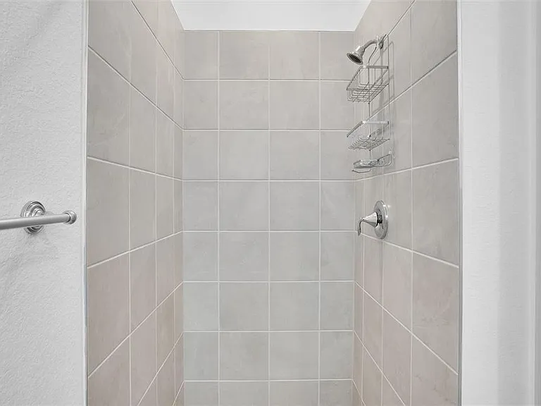 19100 Moscato Ct — Photo 23