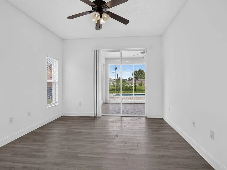 121 Aurelia Ct — Photo 24