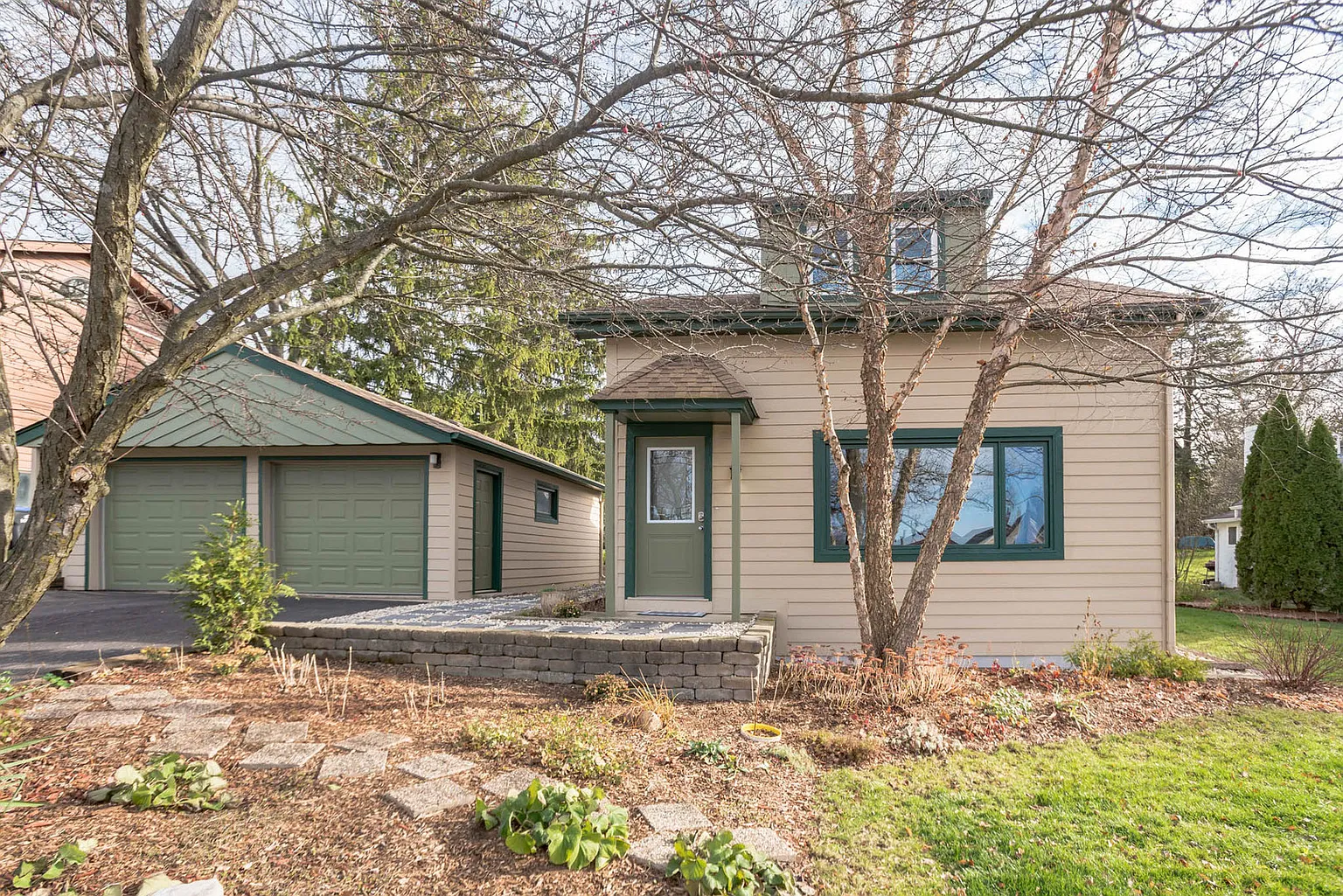 23481 N Summit Dr photo 1