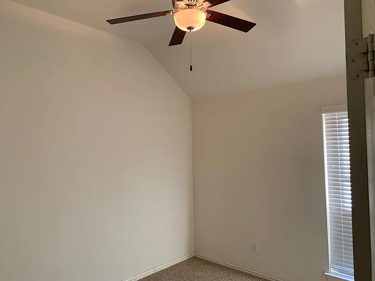 1017 Somerset Cir — Photo 18