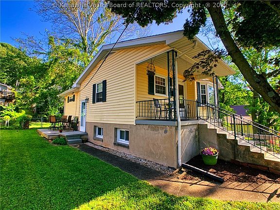 3rd image of 264 Staunton Ave