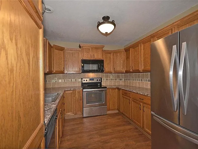 6130 NE Vivion Rd — Photo 8