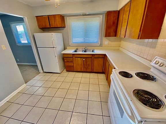 5th image of 1220-1222 S Lombard Ave