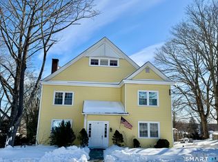 15 Prospect St, Essex, CT 06426